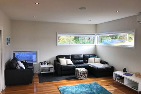 Amazing Ansons Bay Absolute Waterfront Beach House - Yarra Valley Accommodation 1