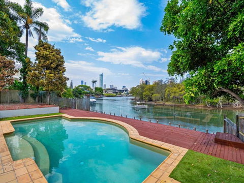 Amazing Broadwater City View Holiday Home With Pool - Yarra Valley Accommodation 1