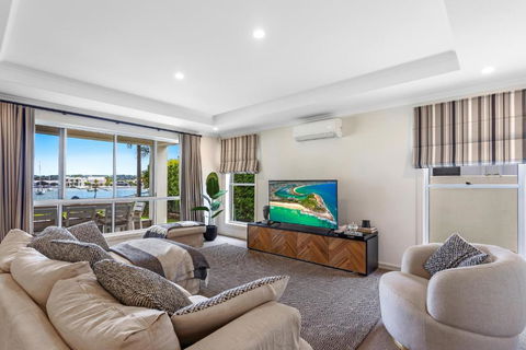 Amazing Canal House With Private Jetty, Gym & Pool - Yarra Valley Accommodation 3
