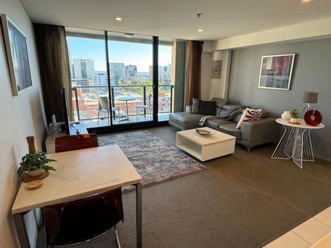 Amazing City Skyline Apartment - Pool, Gym, Sauna. - Yarra Valley Accommodation 0