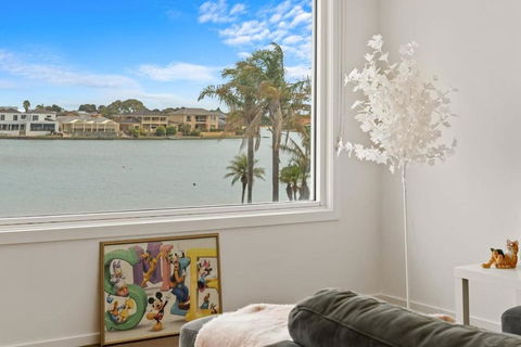 Amazing Lake View Family-friendly Holiday Home - Yarra Valley Accommodation 0
