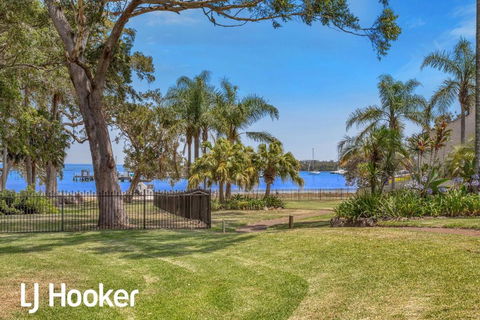 Amazing Waterfront Location - Yarra Valley Accommodation 1