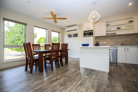 Amber Mist Villa - Two - Yarra Valley Accommodation 3