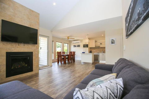 Amber Mist Villa - Two - Yarra Valley Accommodation 2