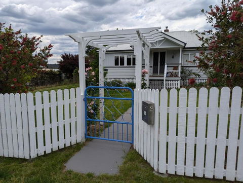 Amiens Cottage. Queenslander, Charming, Central. - Yarra Valley Accommodation 0