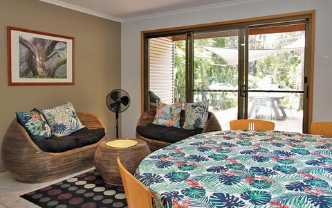 AMITY BEACH BUNGALOW - Yarra Valley Accommodation 1