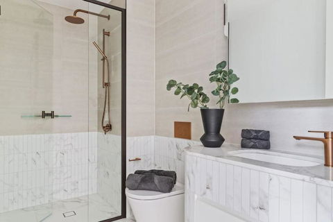 An Amazing 2BR Apt At Sapphire By The Gardens - Yarra Valley Accommodation 3
