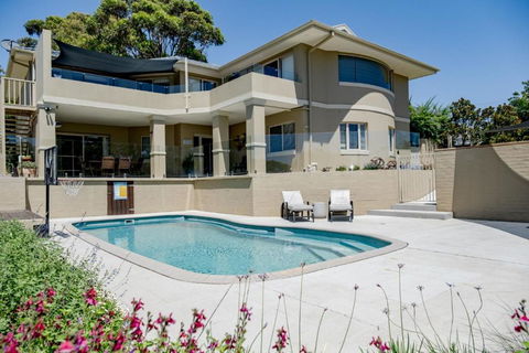 Anchors At Mollymook Beach - Yarra Valley Accommodation 0