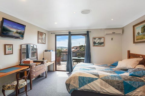 Anchors Aweigh - Adult & Guests Only - Yarra Valley Accommodation 4