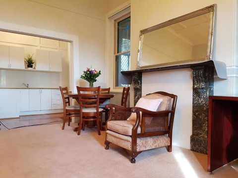 Anglesey House Iconic Forbes CBD Heritage Home - Yarra Valley Accommodation 2