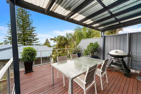 Angourie Blue 5 - Ocean Views - Yarra Valley Accommodation 4