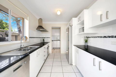 Annvilla - Two Bedroom Townhouse In Huskisson - Yarra Valley Accommodation 3