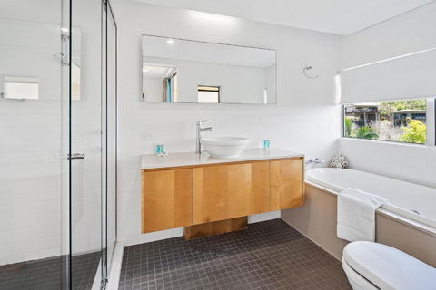 Airlie Beach Townhouse - Yarra Valley Accommodation 2