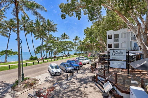 Alassio Beachfront Apartments Palm Cove - Yarra Valley Accommodation 2