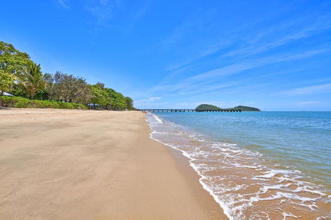 Alassio Beachfront Apartments Palm Cove - Yarra Valley Accommodation 4