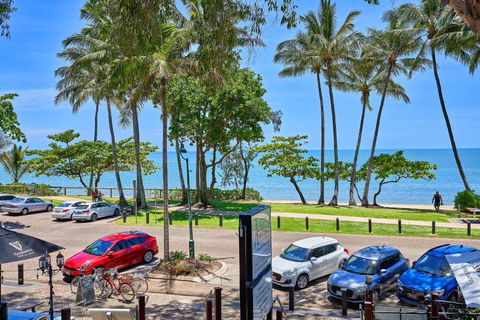 Alassio Beachfront Apartments Palm Cove - Yarra Valley Accommodation 3