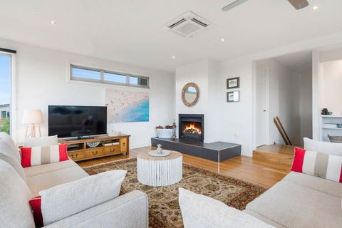 Aires Coastal Beach House Luxury With Ocean Views - Yarra Valley Accommodation 4