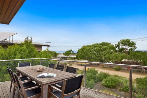 Aires Coastal Beach House Luxury With Ocean Views - Yarra Valley Accommodation 3