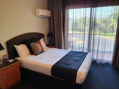 Alpha Hotel Canberra - Yarra Valley Accommodation 2