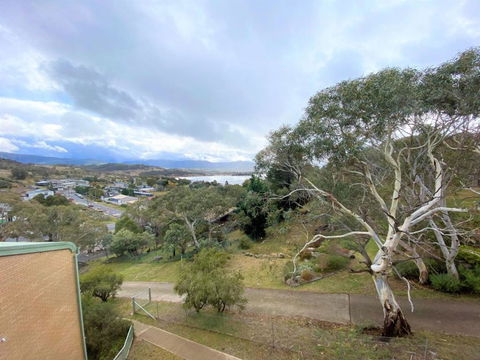Alpine Mountain View 18 - 4BR L Mountain Views L Swimming Pool L Air-Con L WiFi - Yarra Valley Accommodation 2
