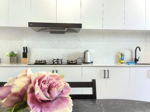 Aircon And Private Bathroom Walk To Train Station With Free Wifi Kitchen And Laundry - Yarra Valley Accommodation 4