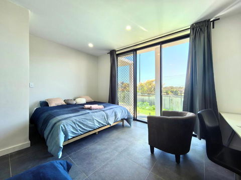 Aircon And Private Bathroom Walk To Train Station With Free Wifi Kitchen And Laundry - Yarra Valley Accommodation 0