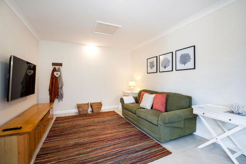 Alkira - Pet Friendly - 4 Mins Walk To Beach - Yarra Valley Accommodation 4