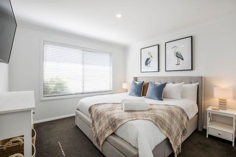 Alkira - Pet Friendly - 4 Mins Walk To Beach - Yarra Valley Accommodation 3