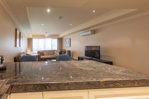 Apartment 2, 9 River Lane Mannum - Yarra Valley Accommodation 2