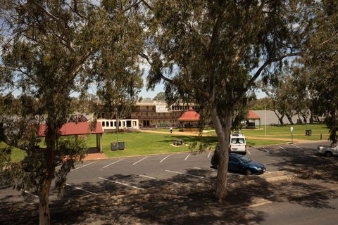 Apartment 3, 9 River Lane Mannum - Yarra Valley Accommodation 3