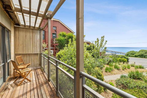 Apartment 5 Pacific Apartments - Yarra Valley Accommodation 0