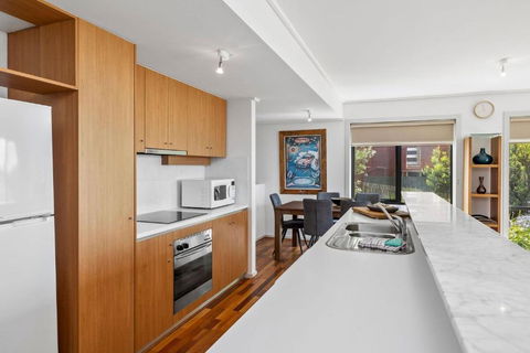 Apartment 5 Pacific Apartments - Yarra Valley Accommodation 3