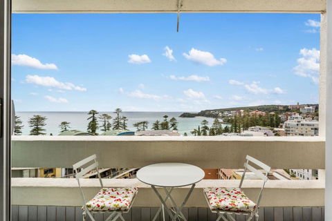 Apartment With Pool Access A Minute To The Beach - Yarra Valley Accommodation 2