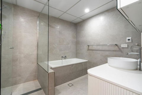 Apt In Kingston - 10min To Lake Burley Griffin - Yarra Valley Accommodation 3
