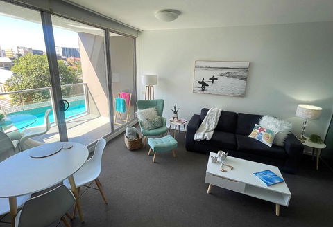 AQUA 306 POOLSIDE Luxury Apartment , Honeysuckle, NEWCASTLE FREE Parking - Yarra Valley Accommodation 4