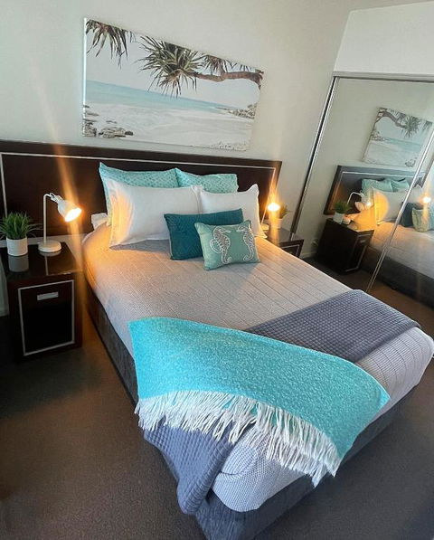 AQUA 306 POOLSIDE Luxury Apartment , Honeysuckle, NEWCASTLE FREE Parking - Yarra Valley Accommodation 3