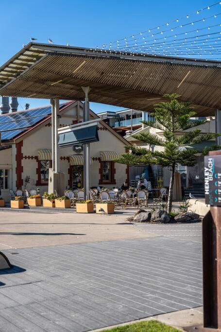 Aqua By The Sea - 1BR, Beachfront, Pool & Gym - Yarra Valley Accommodation 1