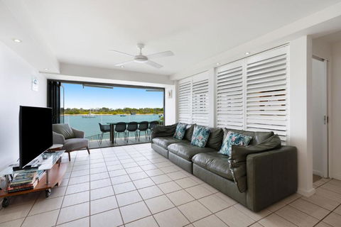 Aqua Linea 3 Noosa Parade 82 - Yarra Valley Accommodation 0