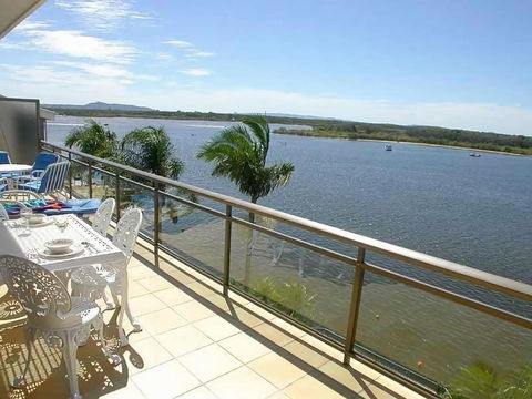 Aqua Linea 7 Noosa Parade 82 - Yarra Valley Accommodation 1