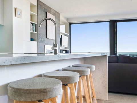 Aqua Mist Seascape - Yarra Valley Accommodation 1