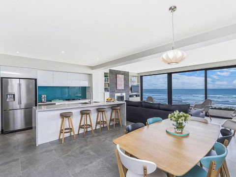 Aqua Mist Seascape - Yarra Valley Accommodation 2