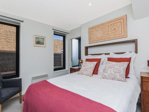 Aqua Mist Seascape - Yarra Valley Accommodation 3