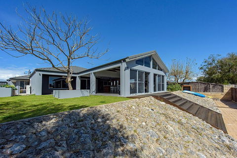 Aqua Tides- Family Home With Pool - Yarra Valley Accommodation 1