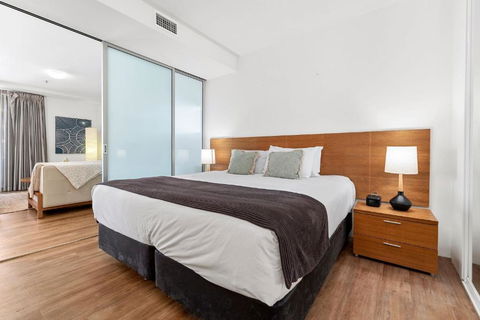 Aqua Vista At Harbour Lights - Poolside Panorama - Yarra Valley Accommodation 2