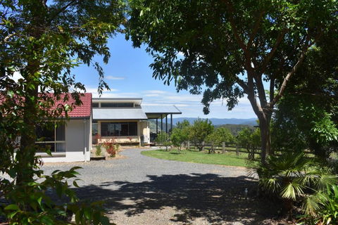 Arcadia Views - Yarra Valley Accommodation 0