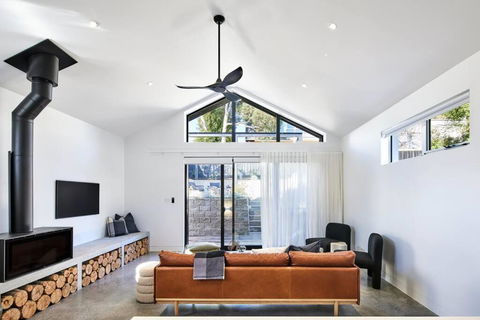 Architectural Brilliance - Sandy Bay - Yarra Valley Accommodation 4