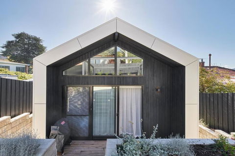 Architectural Brilliance - Sandy Bay - Yarra Valley Accommodation 1