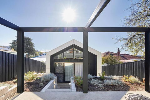 Architectural Brilliance - Sandy Bay - Yarra Valley Accommodation 2