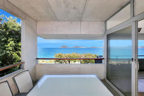 Architectural Design On The Beach - Yarra Valley Accommodation 1