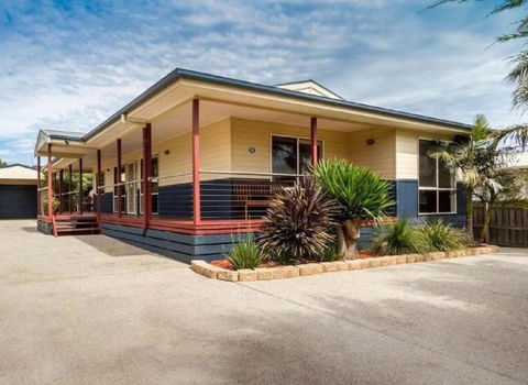 Area 51 By Ready Set Stay - BYO LINEN & TOWELS - Yarra Valley Accommodation 4